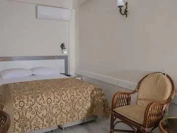 ハリ ホテル 3*
