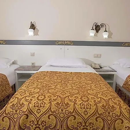 Ξενοδοχείο Hali 3*