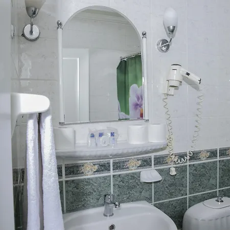 Hali Hotel 3*